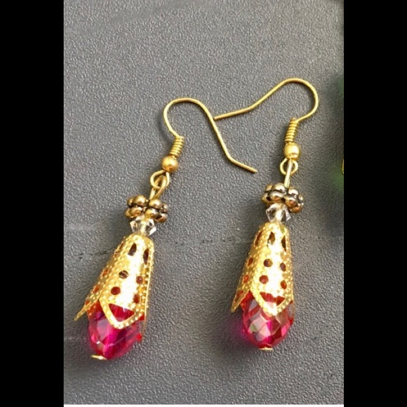 red crystal beaded earrings - Picture 1 of 1